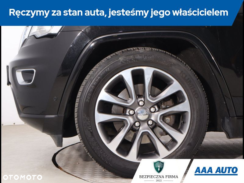 Jeep Grand Cherokee - 16