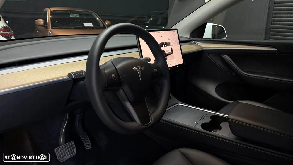 Tesla Model Y Long Range Dual Motor AWD - 11