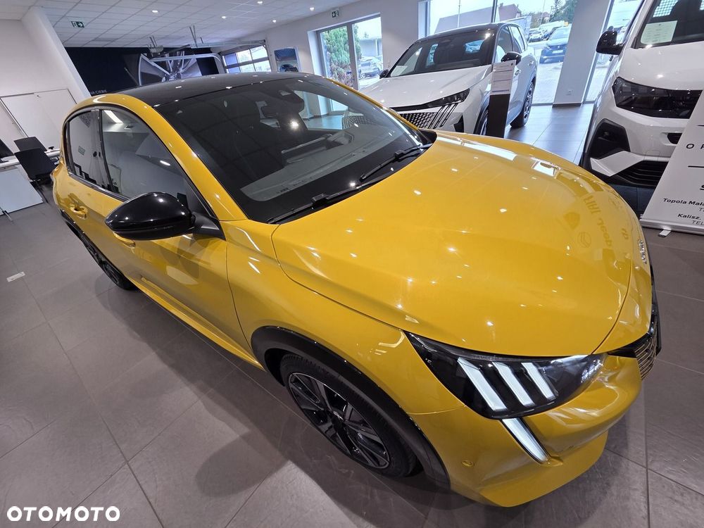 Peugeot 208 - 32