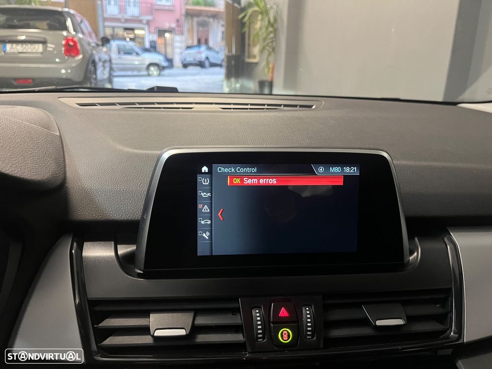 BMW 225xe Active Tourer Advantage - 38