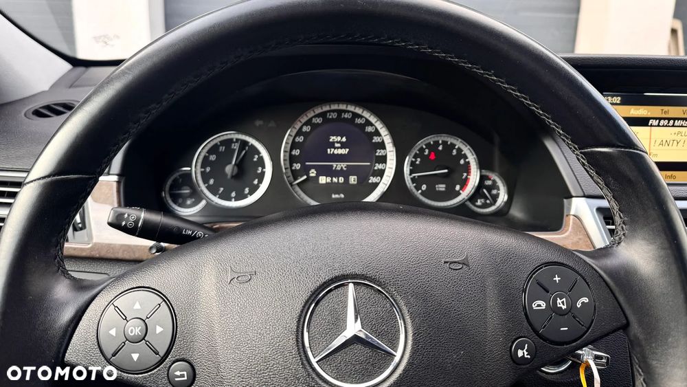 Mercedes-Benz Klasa E 250 CGI BlueEFFICIENCY Automatik Elegance - 20