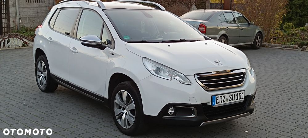 Peugeot 2008 1.2 Pure Tech Allure S&S - 4