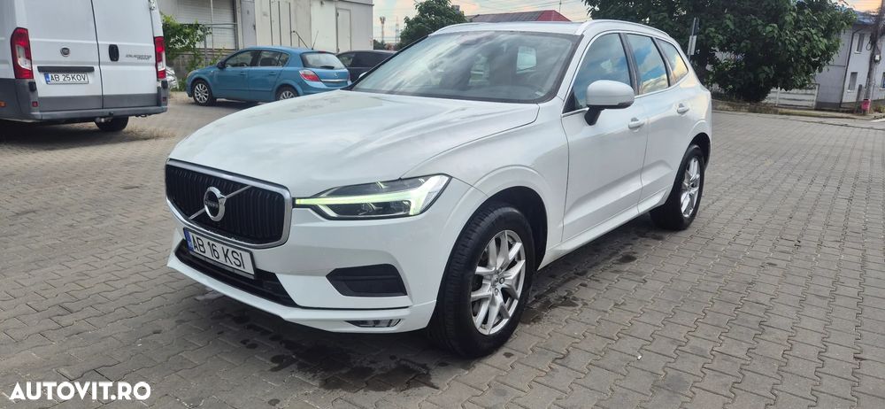 Volvo XC 60 B4 MHEV AWD Momentum - 1