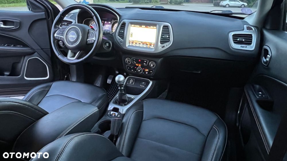 Jeep Compass 1.4 TMair Longitude FWD S&S - 32