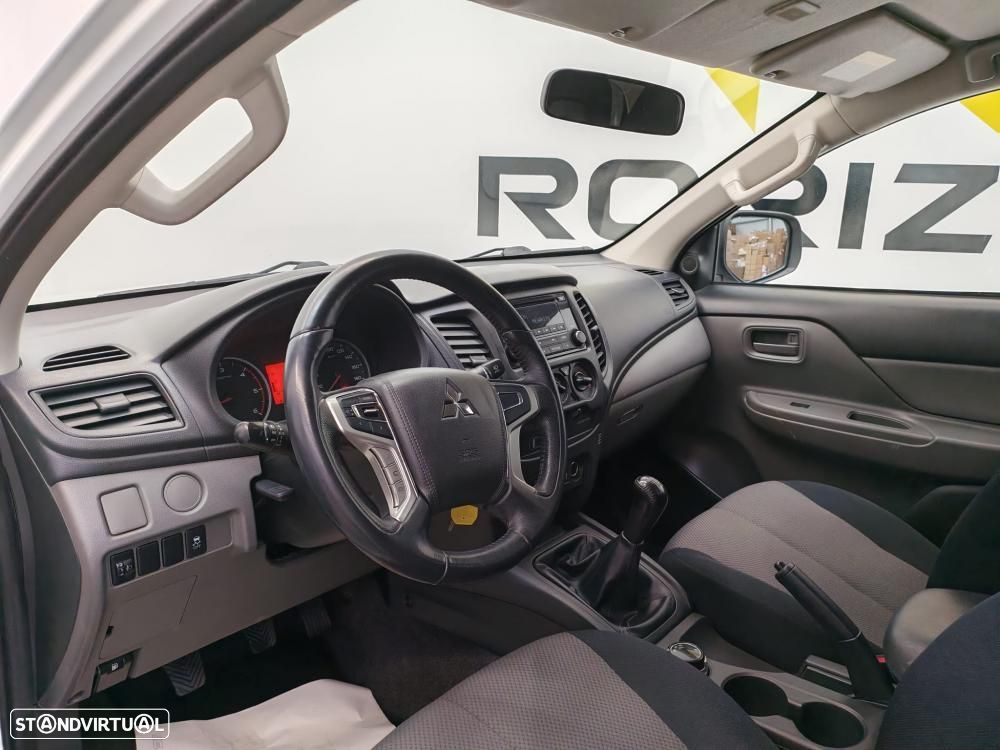 Mitsubishi L200 2.4 DI-D Club Invite Strakar Look CC 4WD - 3