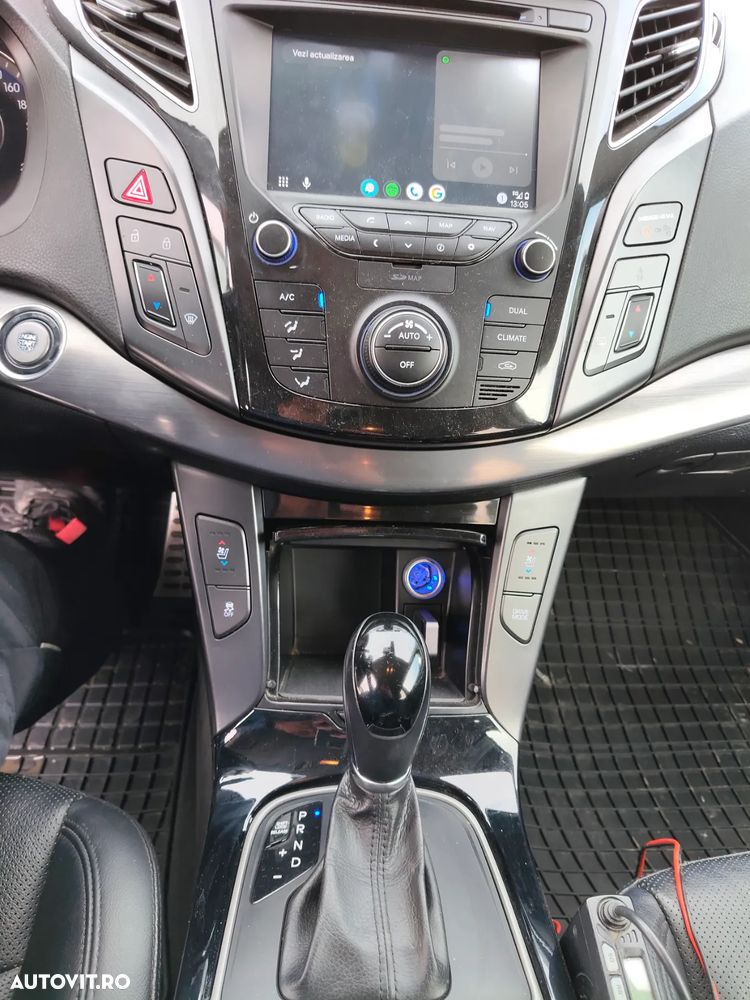 Hyundai i40 Kombi 1.7 CRDi DCT Premium - 14