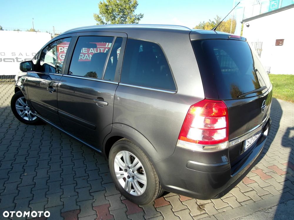 Opel Zafira 2012 photo 2