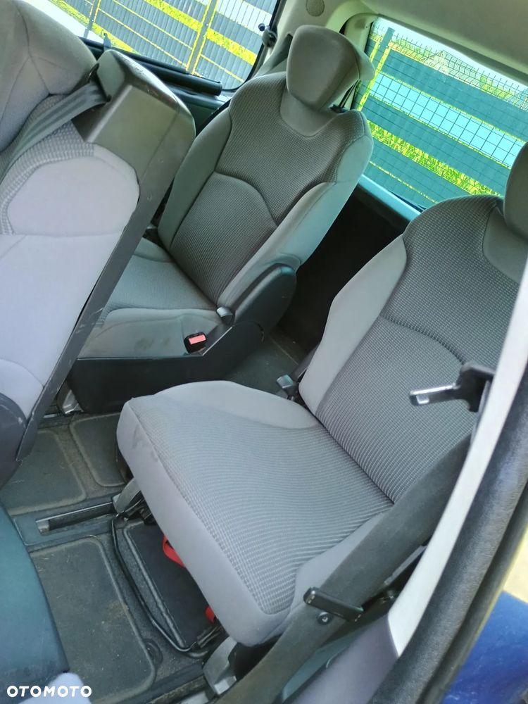 Peugeot 807 - 7