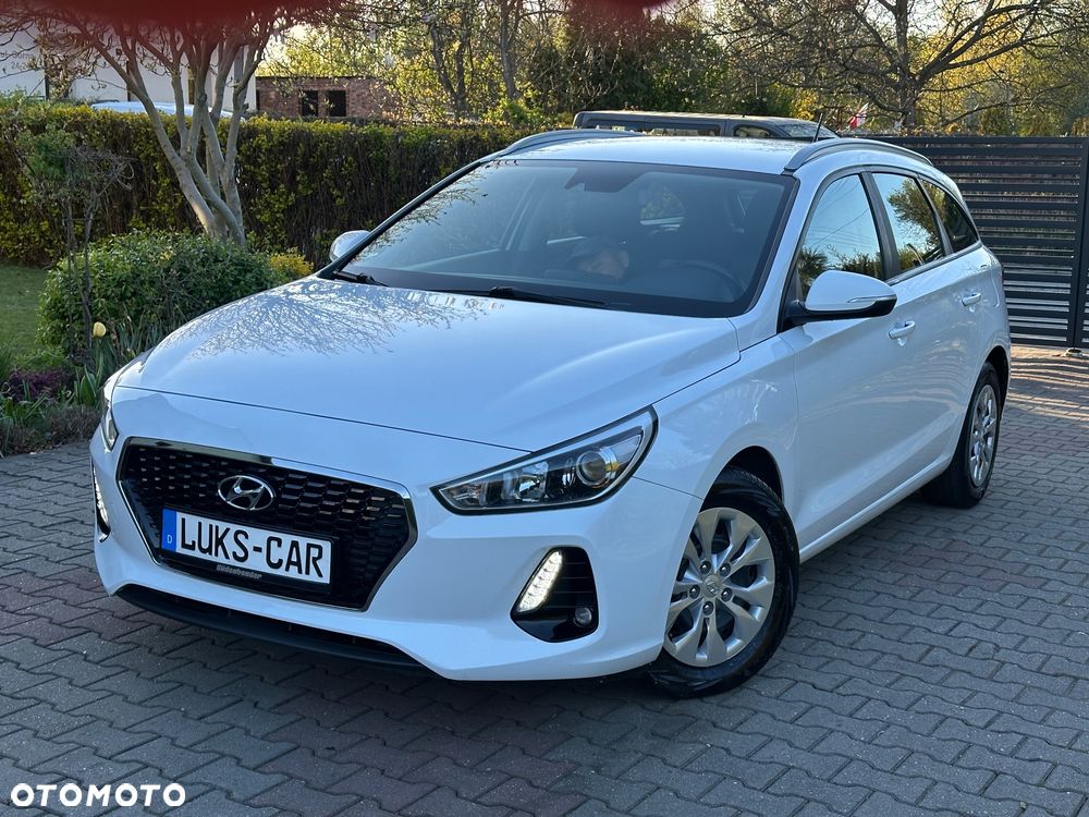 Hyundai i30 blue Kombi 1.4 Trend - 1