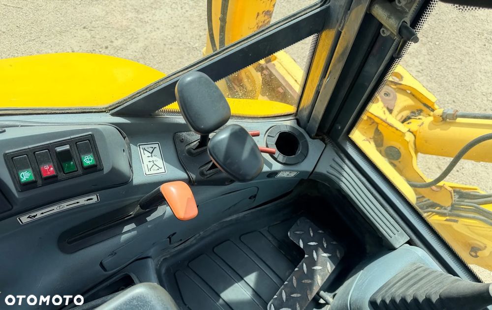 New Holland New Holland LB115B-4hp rok 2000  koparka ładowarka 4x4 - 8