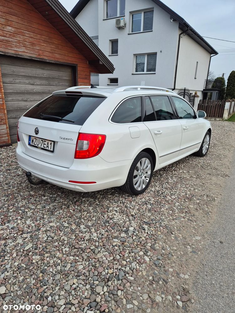 Skoda Superb 2.0 TDI Elegance DSG - 6