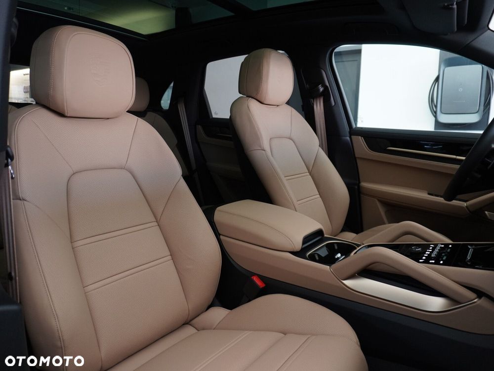 Porsche Cayenne S E-Hybrid PHEV Black Edition - 32