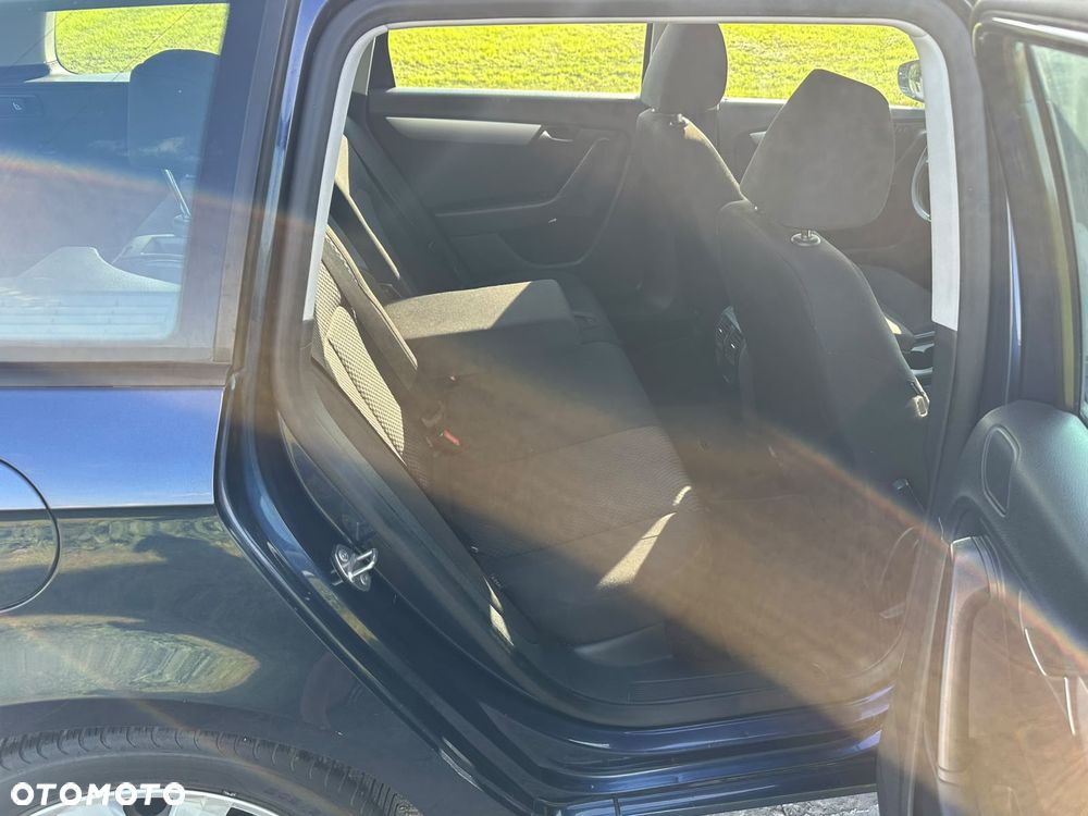 Volkswagen Passat - 15