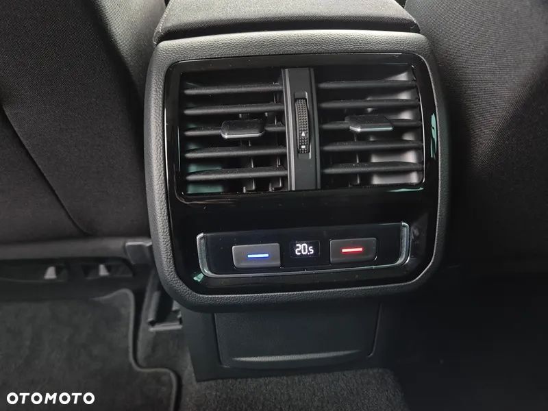 Volkswagen Passat Variant 1.6 TDI SCR DSG Comfortline - 13