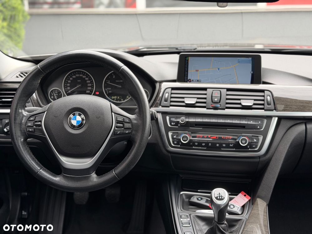 BMW Seria 3 318d Luxury Line EU6 - 19
