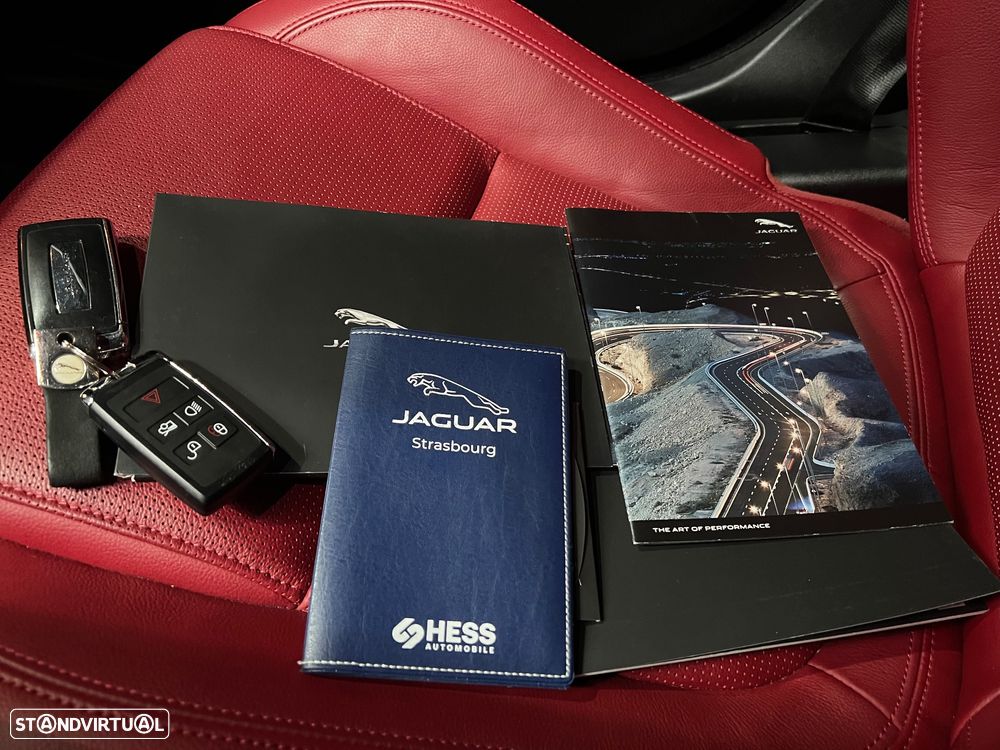 Jaguar XE 2.0 D R-Dynamic S - 30