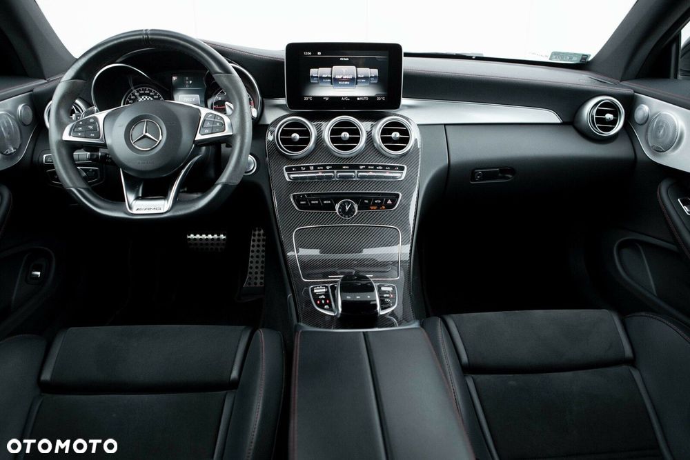 Mercedes-Benz Klasa C AMG 43 4-Matic - 30