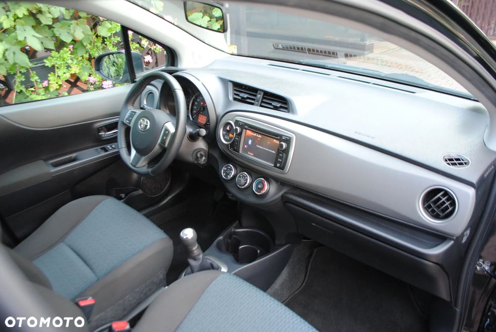 Toyota Yaris 1.0 Premium - 8