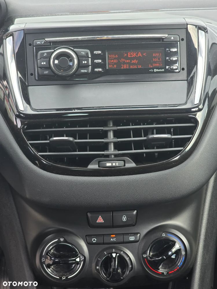 Peugeot 208 - 6