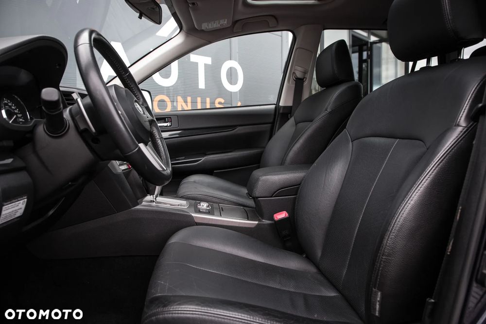 Subaru Legacy 2.5i GT - 14