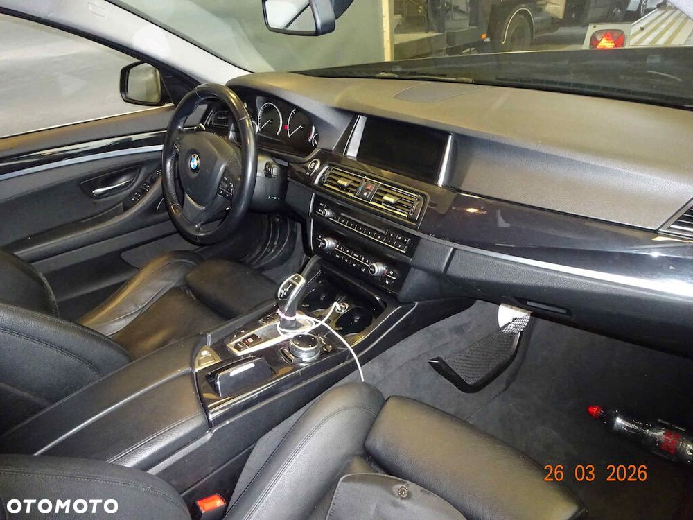 BMW Seria 5 525d Luxury Line - 6
