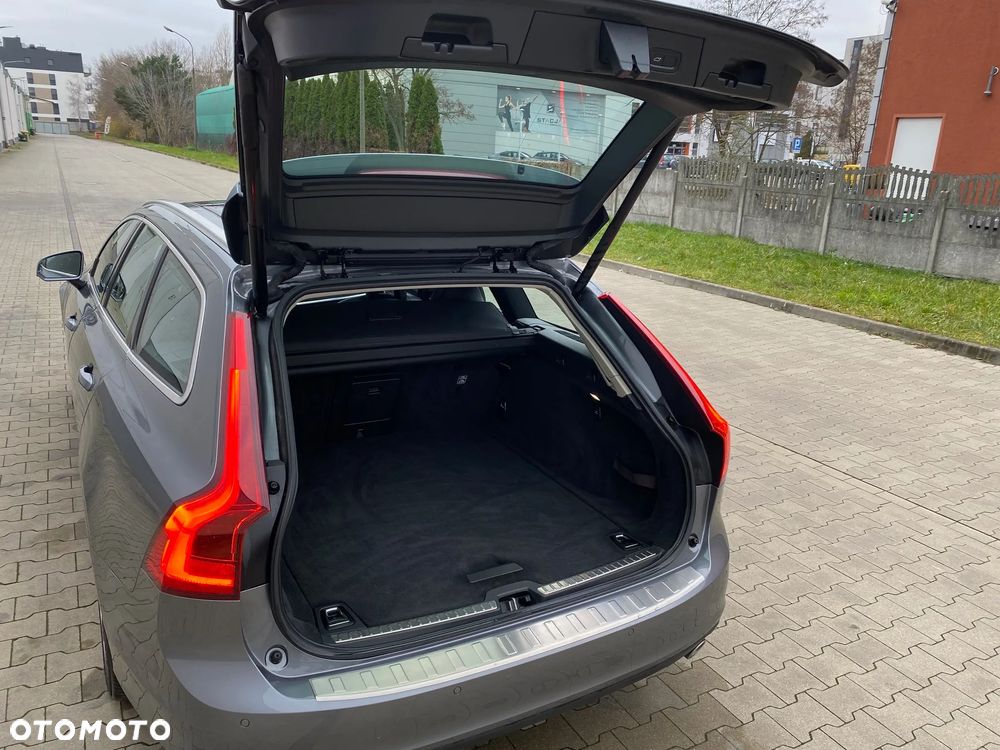 Volvo V90 D4 Momentum - 33