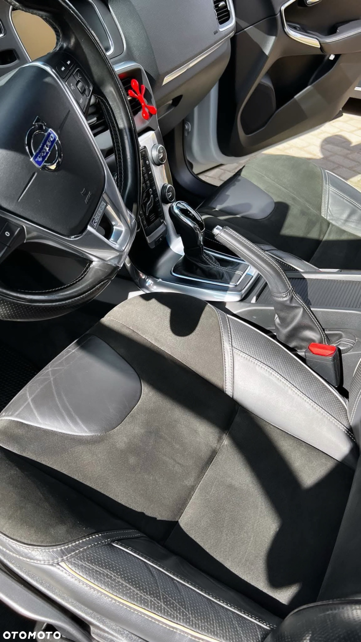 Volvo V40 D2 Drive-E R-Design Kinetic - 9