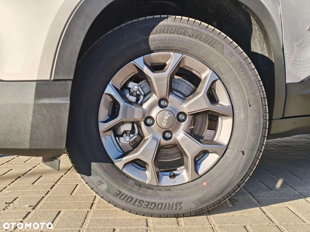 Jeep Avenger 1.2 T3 mHEV Longitude FWD eDCT6 - 31