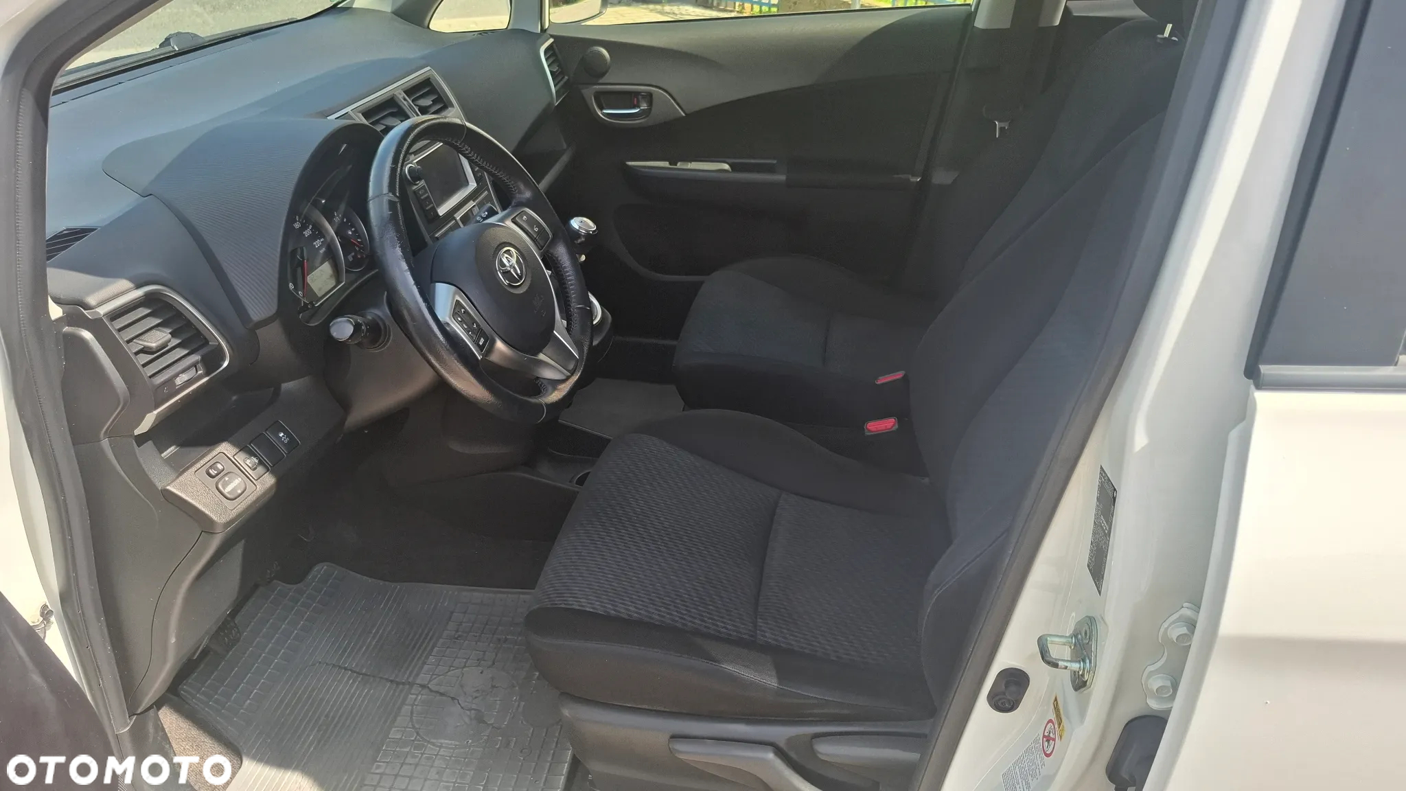 Toyota Verso S 1.33 Premium - 8