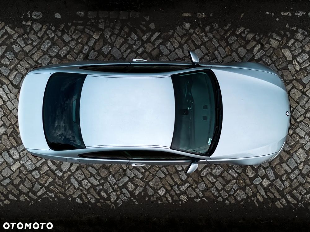 BMW Seria 3 320i - 5