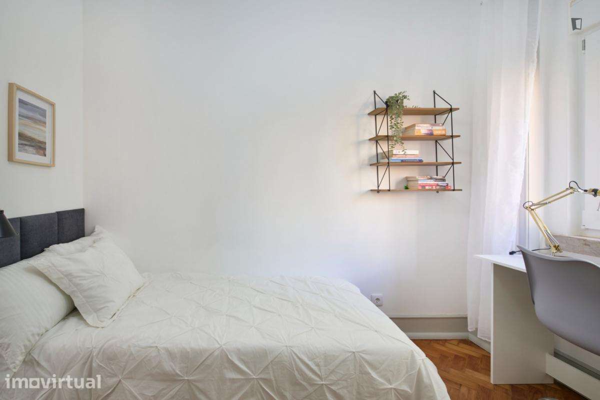 Quarto - localizado em Alameda Lisbon - Grande imagem: 3/31