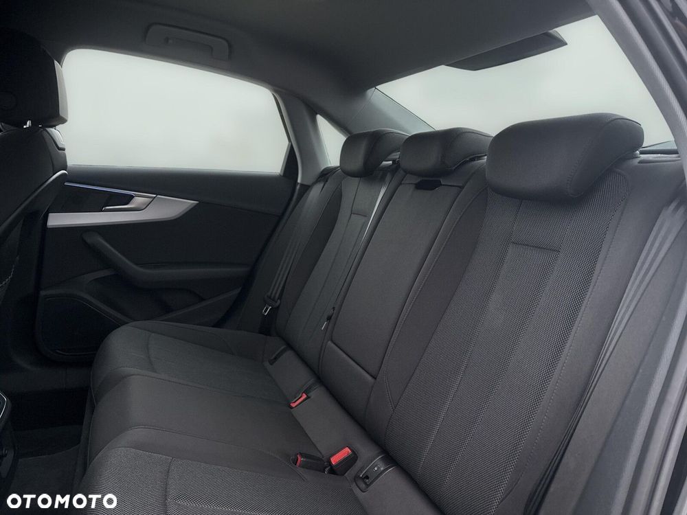 Audi A4 Limousine - 30