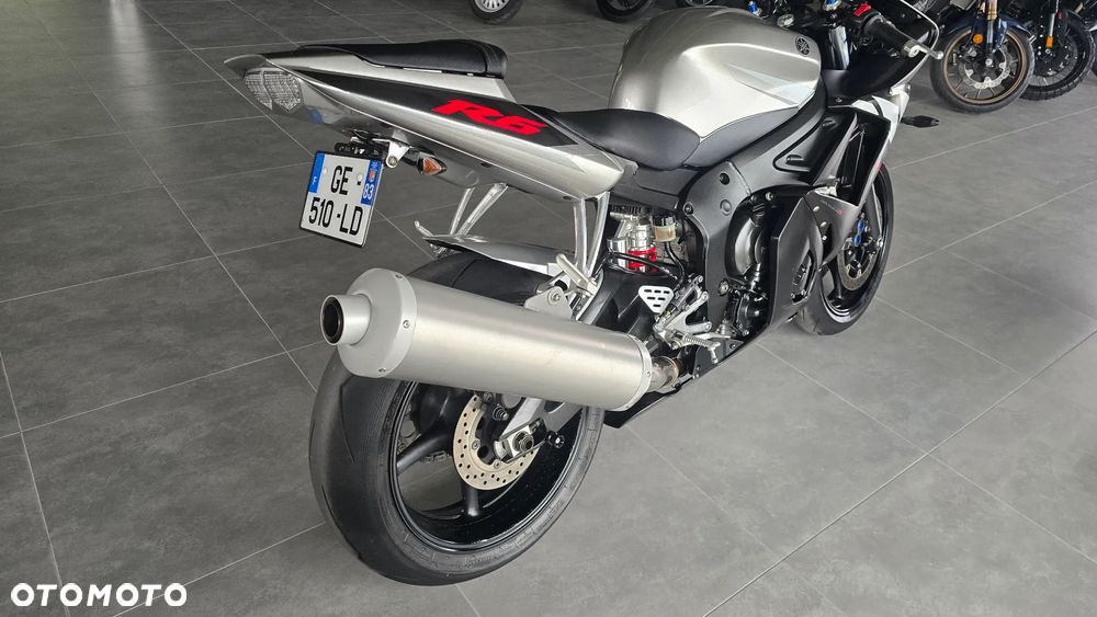 Yamaha R6 - 30