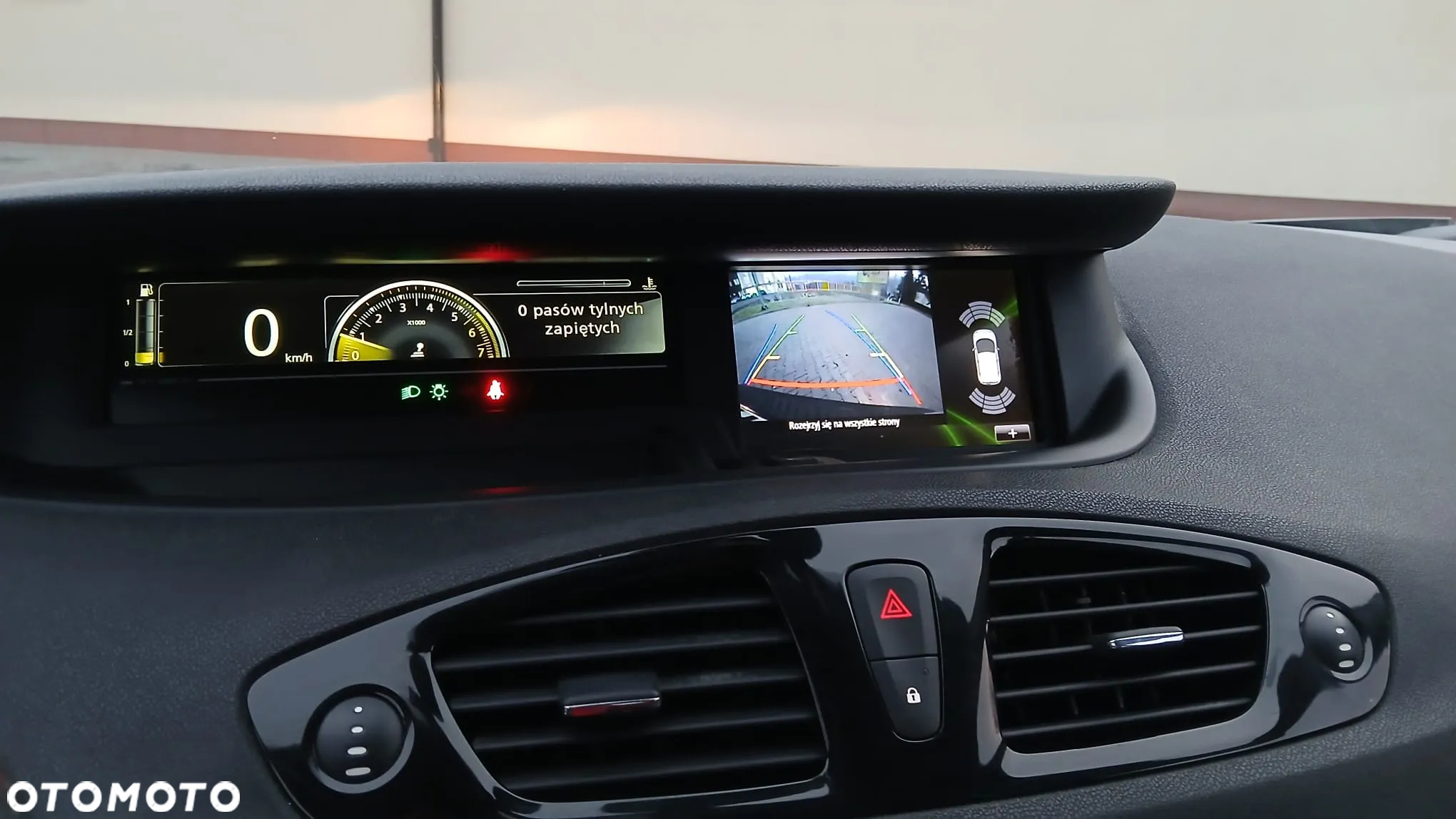 Renault Scenic - 25