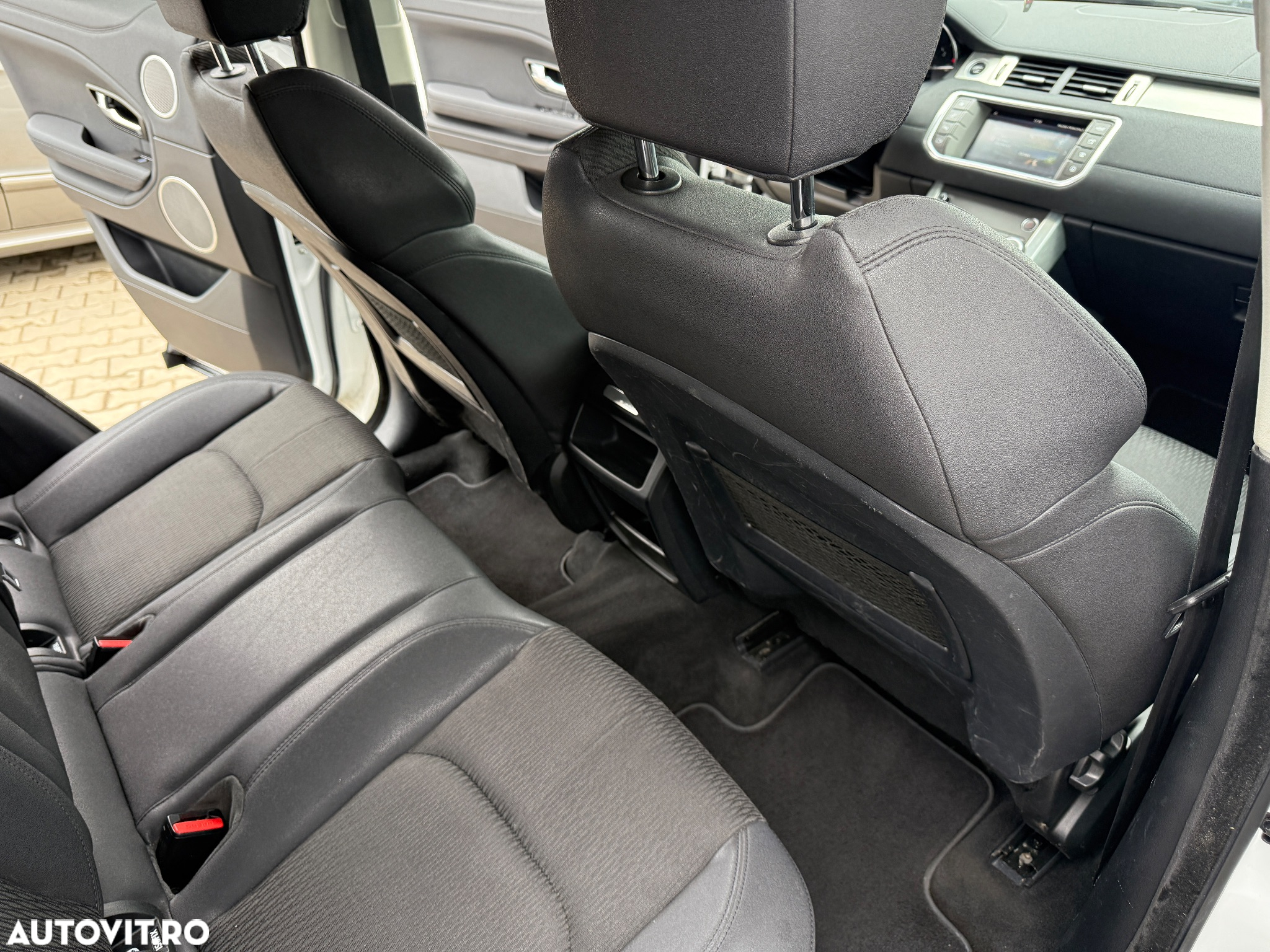 Land Rover Range Rover Evoque 2.0 D150 HSE - 8