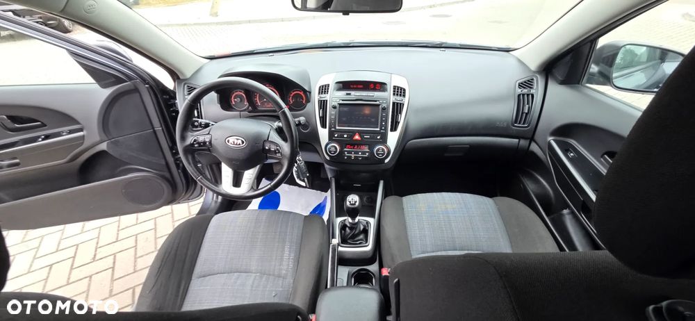 Kia Ceed 1.4 CVVT Dream-Team Edition - 34