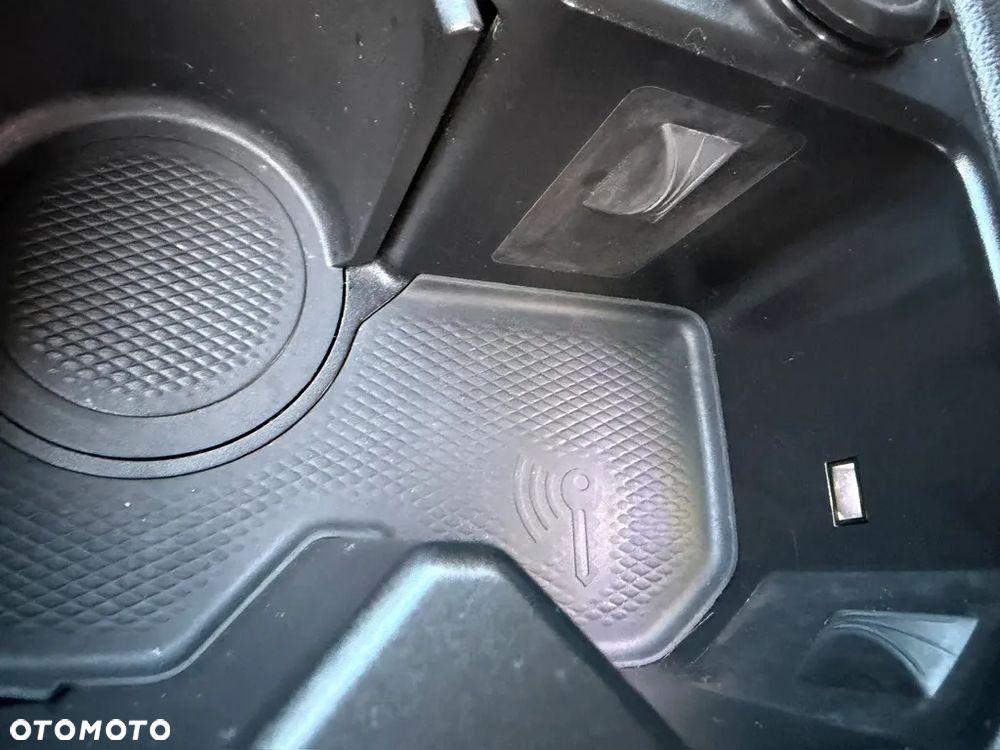 Volkswagen Golf - 22