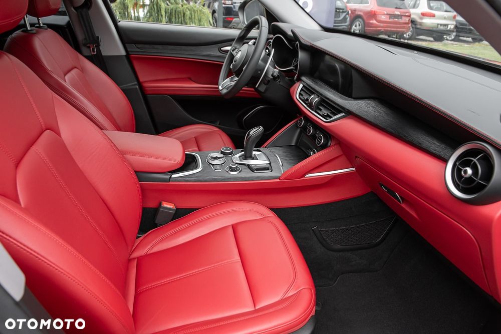 Alfa Romeo Stelvio 2.0 Turbo 16V AT8-Q4 Veloce - 16