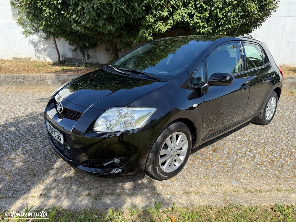 Toyota Auris 1.4 D-4D Sol - 1