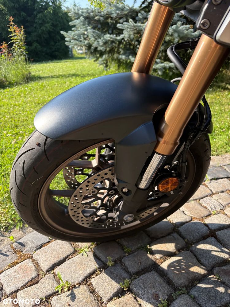 Honda CB - 12
