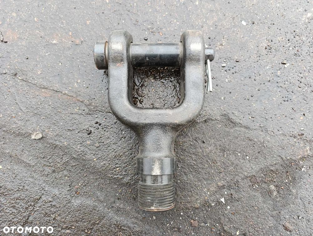 Ucho holownicze hak zaczep Mercedes Actros Mp4 - 1