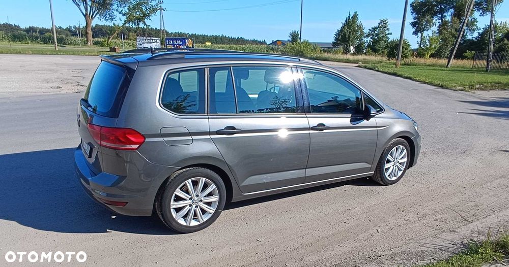Volkswagen Touran - 3