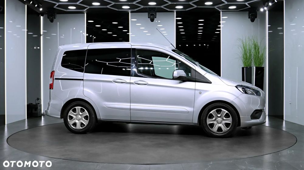 Ford Tourneo Courier - 10