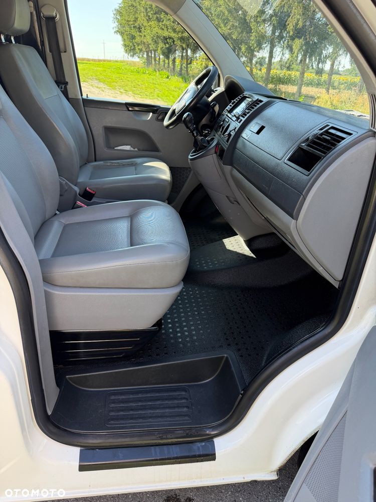 Volkswagen Transporter - 22