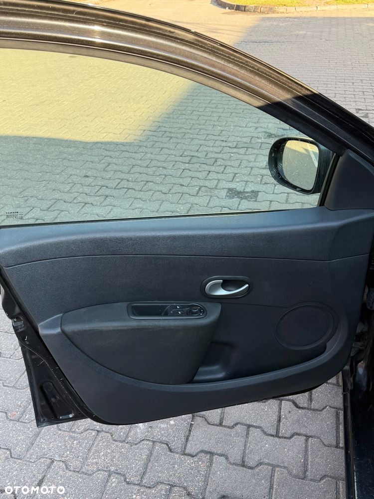 Renault Clio 1.2 16V Alize Euro5 - 22
