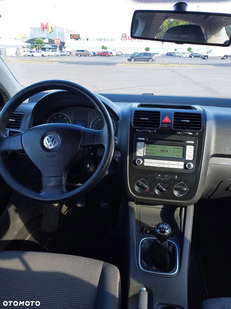 Volkswagen Jetta 1.6 FSI Trendline - 10