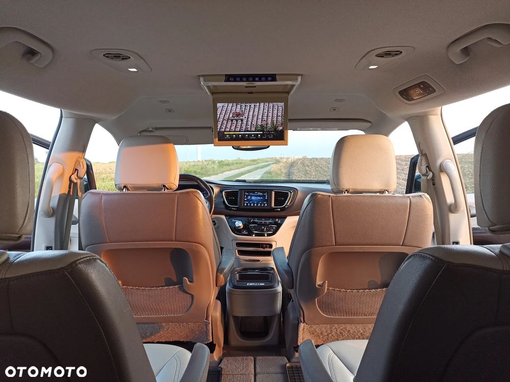 Chrysler Pacifica - 28