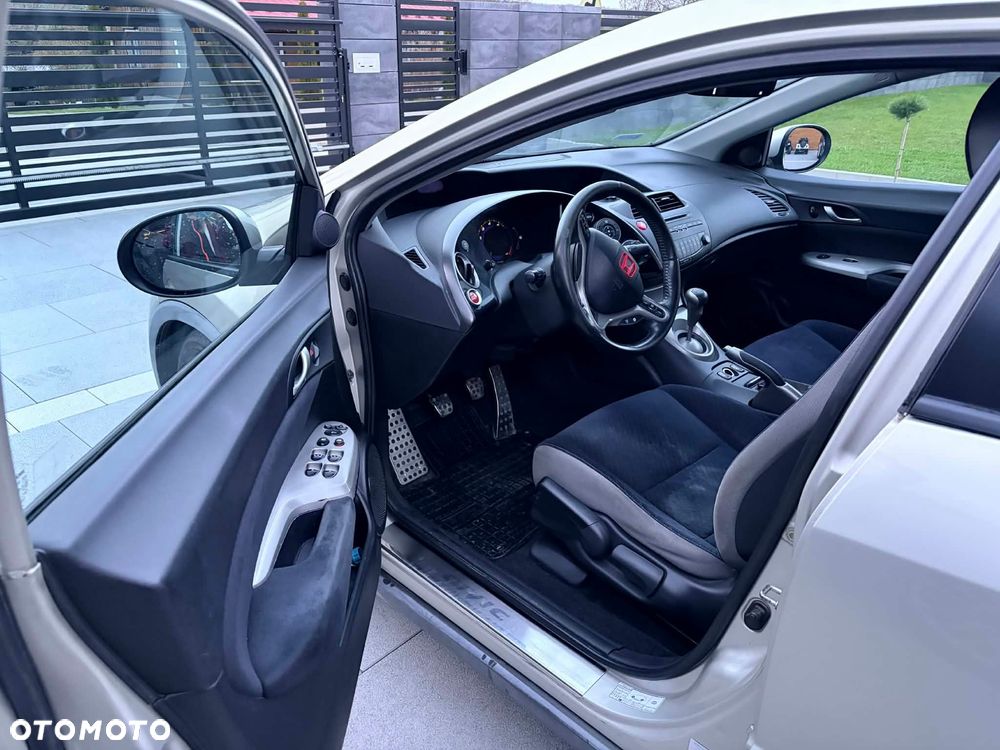 Honda Civic 1.8 Executive - 3
