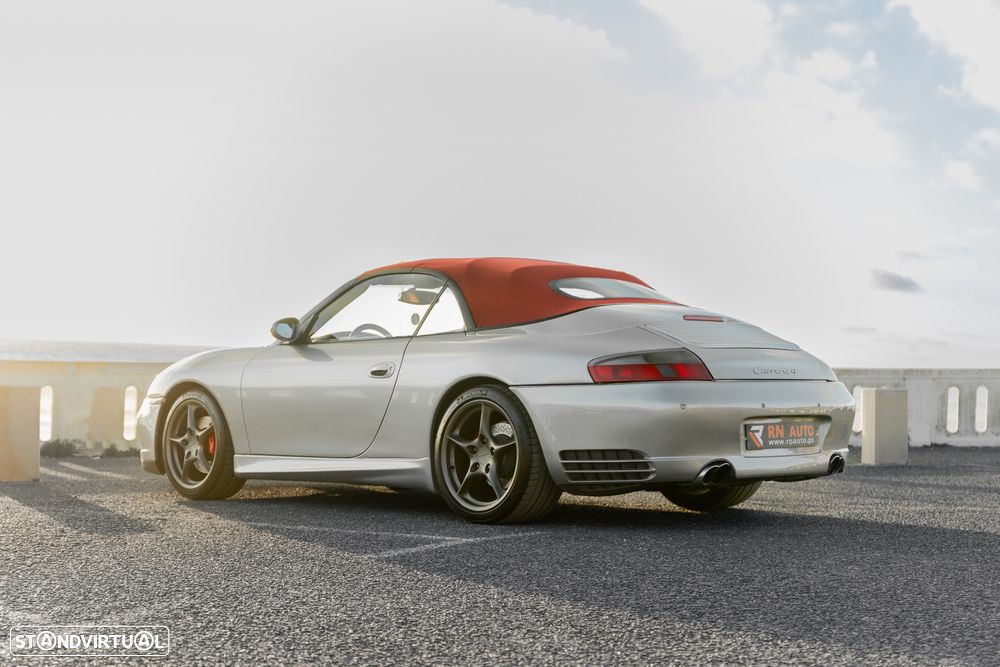 Porsche 911 (996) Carrera 4 Cabrio - 12