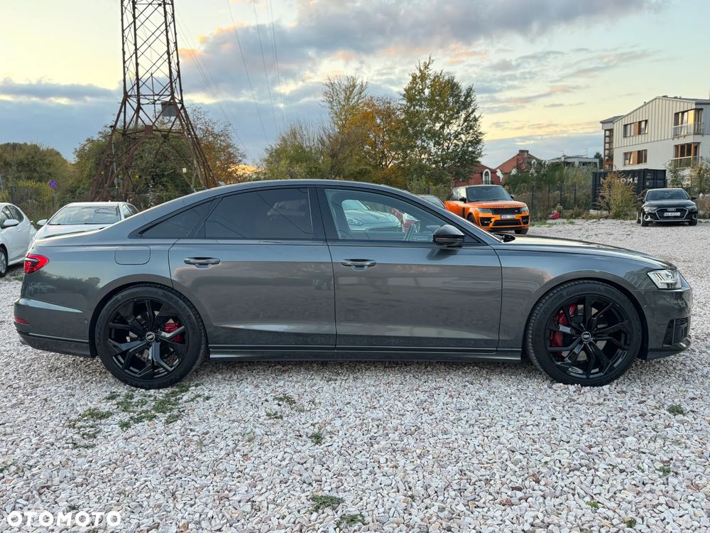 Audi S8 - 5